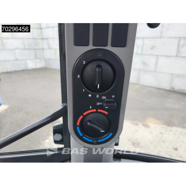 2025 CASE 570sv-43983131