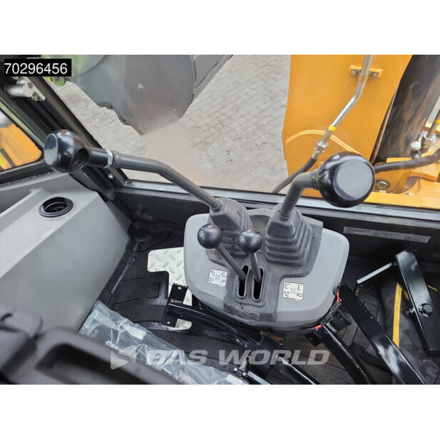 2025 CASE 570sv-43983135