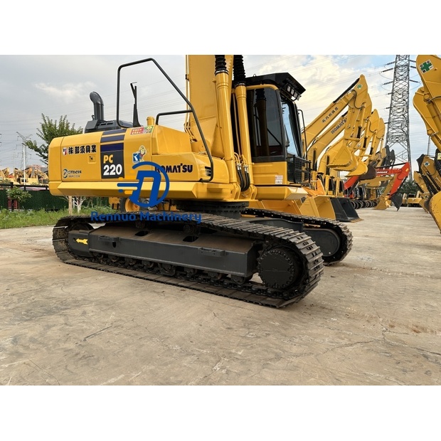 2024 Komatsu PC220-8-43984571