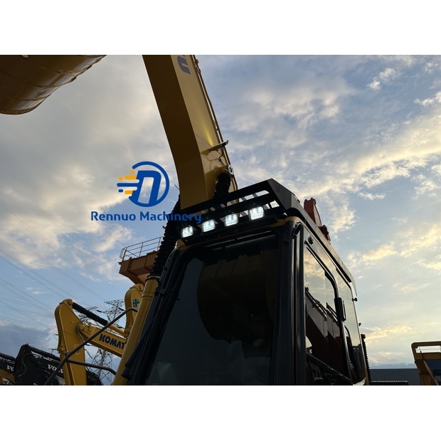 2024 Komatsu PC220-8-43984576