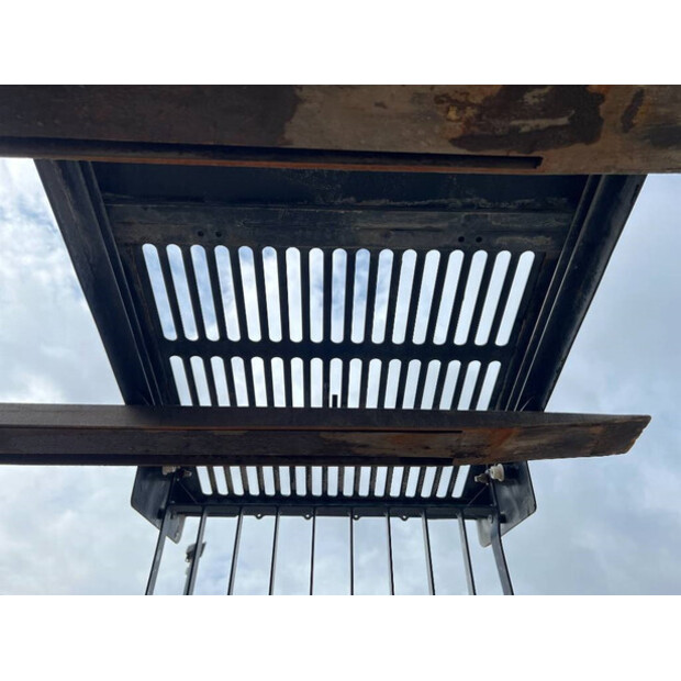 2016 كاتربيلر 320F-43986389