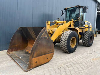 Image for WHEEL LOADERS 2000 Caterpillar 938G
