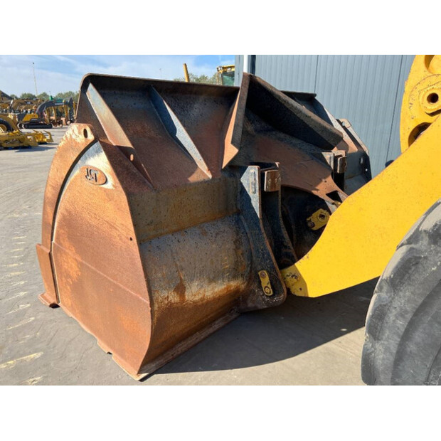 2018 Caterpillar 972M-43988072