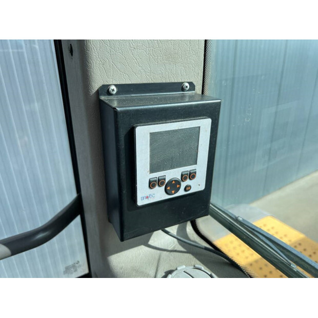 2011 فولفو L90F-43988352