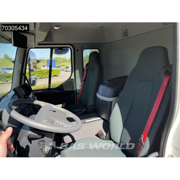 2025 Volvo OTHERS-43988814