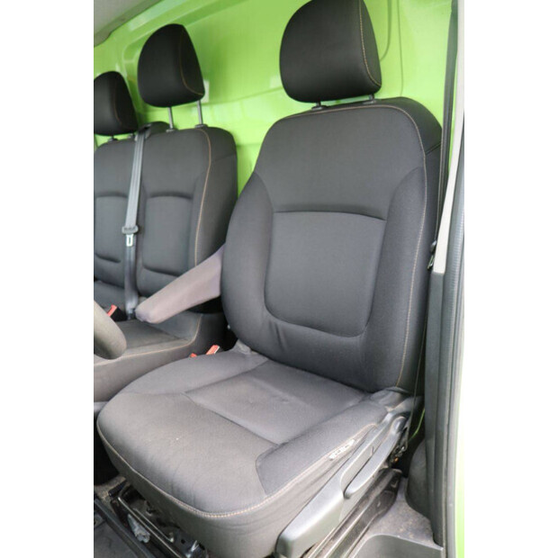 Renault Trafic-43989607