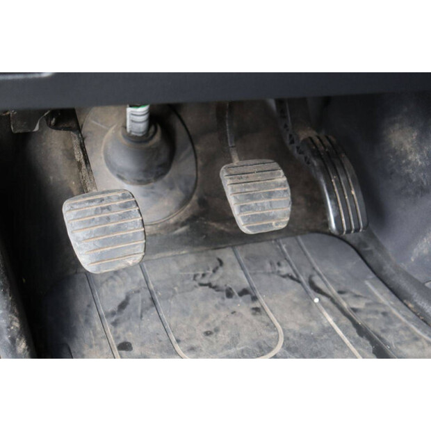 Renault Trafic-43989609