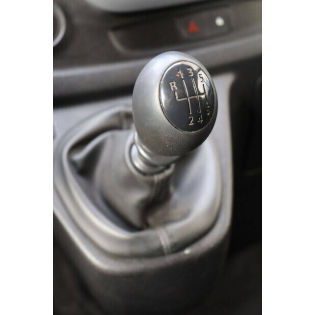 Renault Trafic-43989611