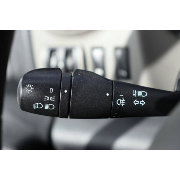 Renault Trafic-43989613