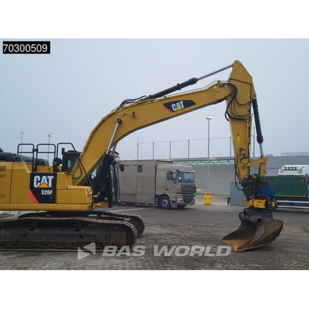 2017 كاتربيلر 326FL-43990855