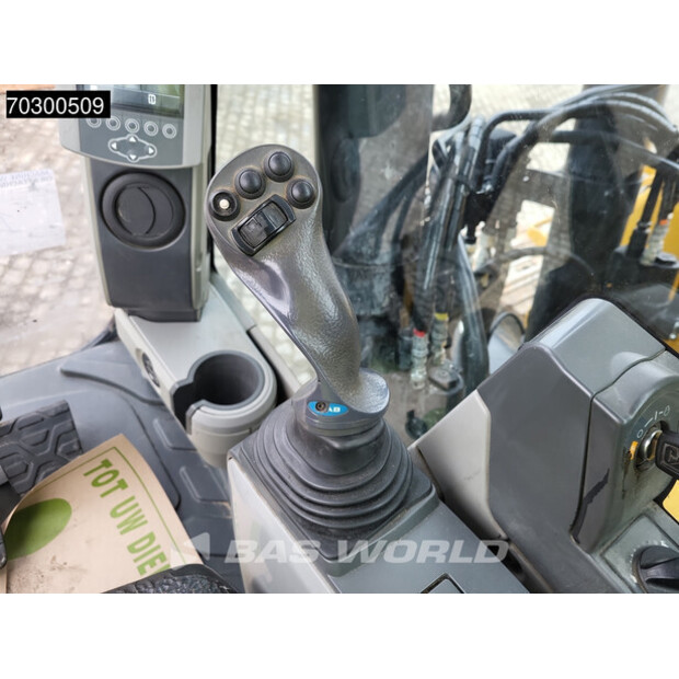 2017 كاتربيلر 326FL-43990892