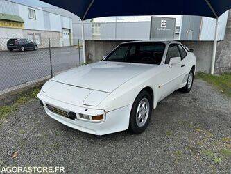 Image de VOITURES 1988 PORSCHE 944