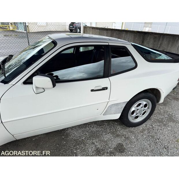 1988 PORSCHE 944-44003647