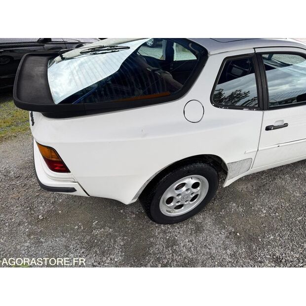 1988 PORSCHE 944-44003648