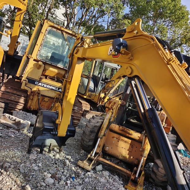 2023 Caterpillar 305.5E-44004653