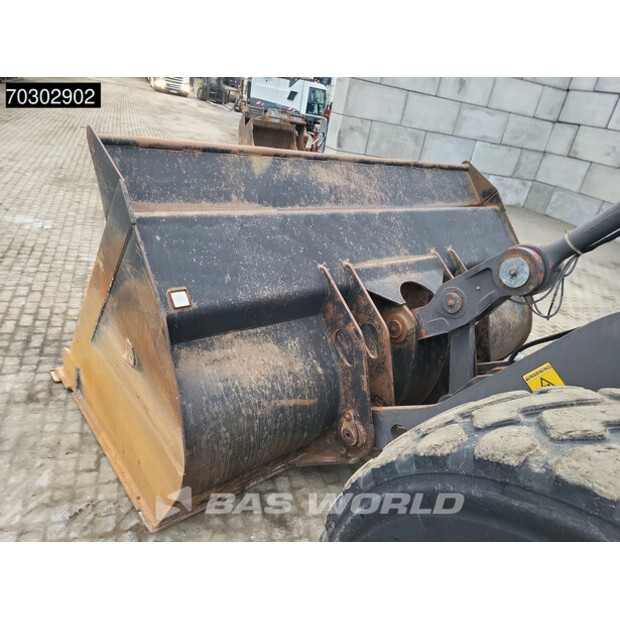 2005 فولفو L150E-44005050