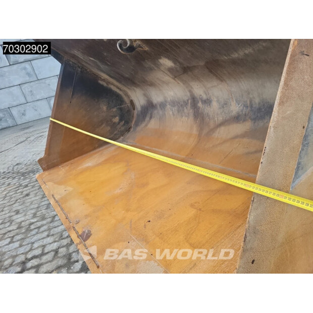 2005 فولفو L150E-44005052