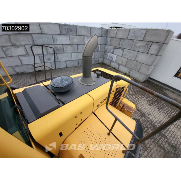 2005 فولفو L150E-44005054