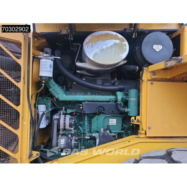 2005 فولفو L150E-44005057