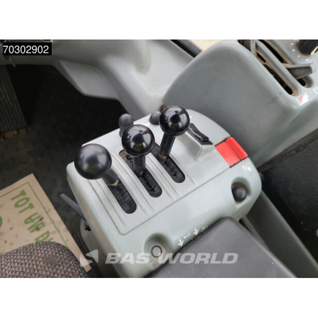 2005 فولفو L150E-44005069