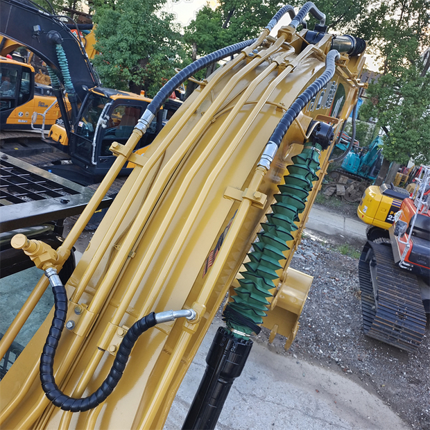 2023 Caterpillar 320D-44005870