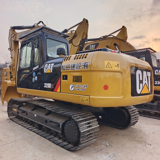 2023 Caterpillar 320D-44005876
