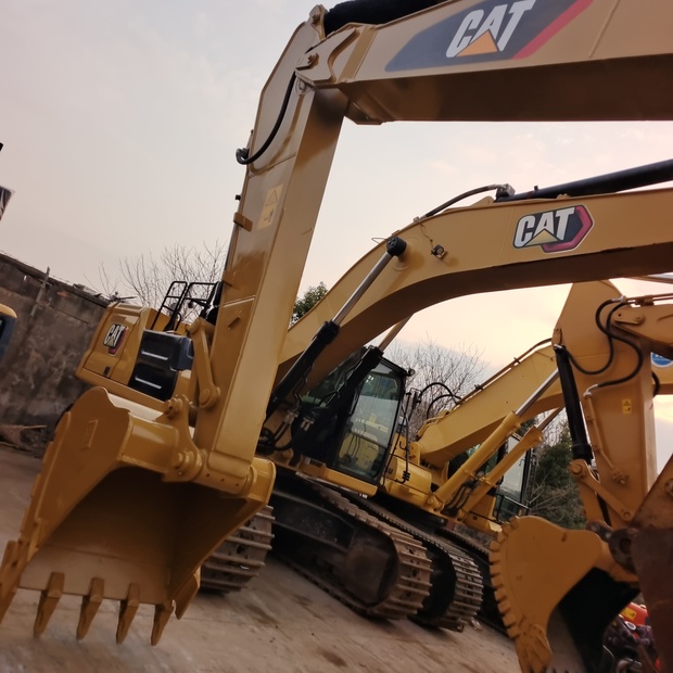 2023 Caterpillar 320D-44005882