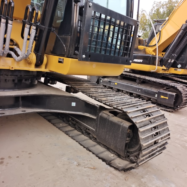 2023 Caterpillar 320D-44005885