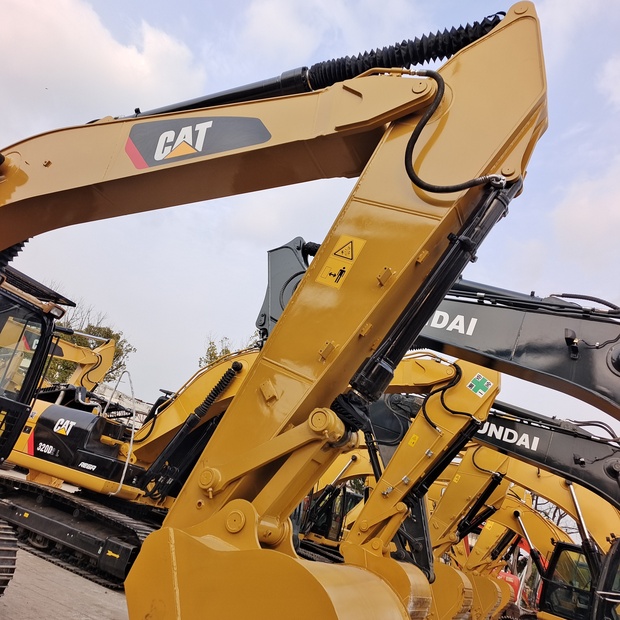 2023 Caterpillar 320D-44005887