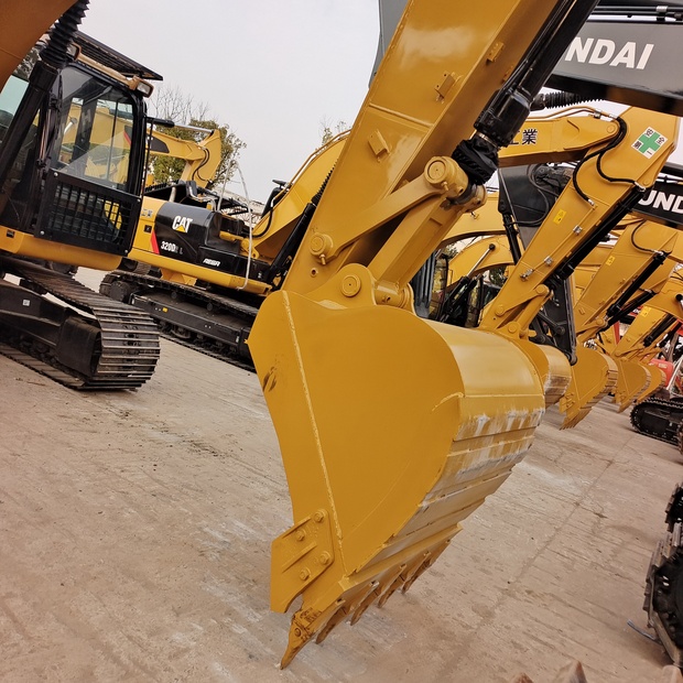 2023 Caterpillar 320D-44005888