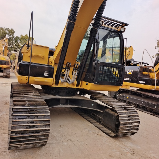 2023 Caterpillar 320D-44005890