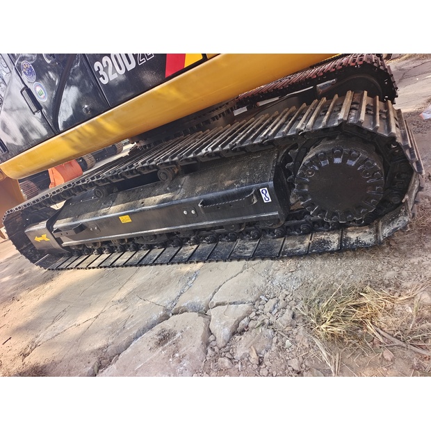 2024 Caterpillar 320D2L-44005909