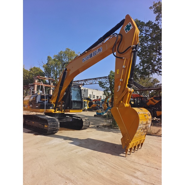 2024 Caterpillar 320D2L-44005912