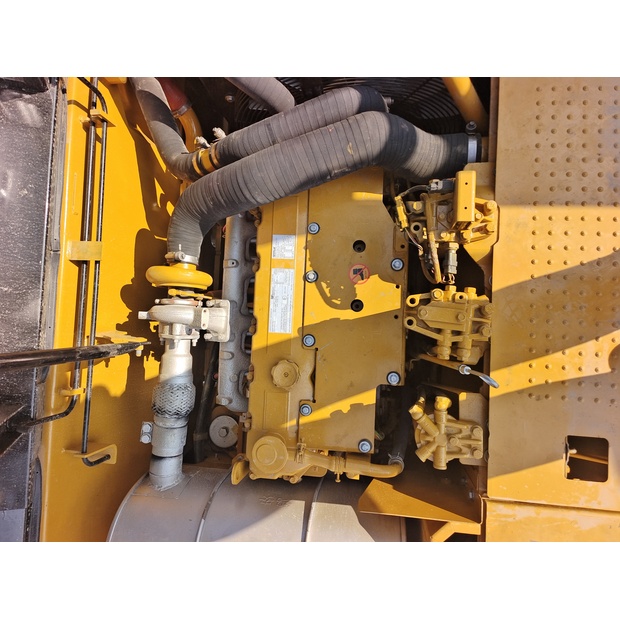 2024 Caterpillar 320D2L-44005915