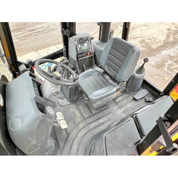 2024 جيه سي بي 3DX-44006068