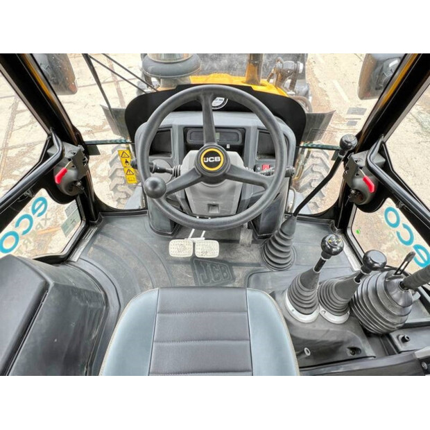 2024 جيه سي بي 3DX-44006069