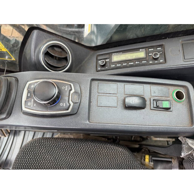 2018 Hyundai HX380L-44006107