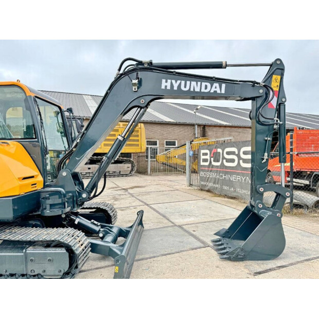 2024 هيونداي HX60PRO-44006135