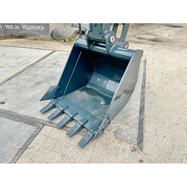 2024 هيونداي HX60PRO-44006136