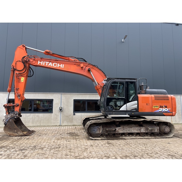 2018 هيتاشى ZX210LC-6-44012484
