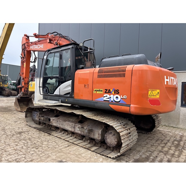 2018 هيتاشى ZX210LC-6-44012485