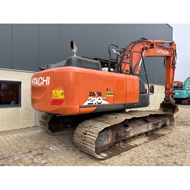 2018 هيتاشى ZX210LC-6-44012487