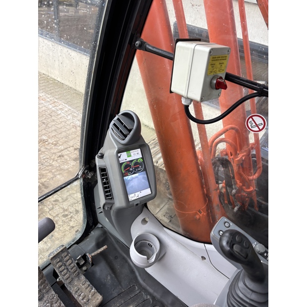 2018 هيتاشى ZX210LC-6-44012498