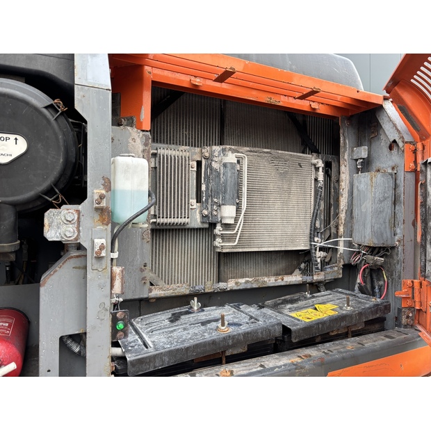 2018 هيتاشى ZX210LC-6-44012504