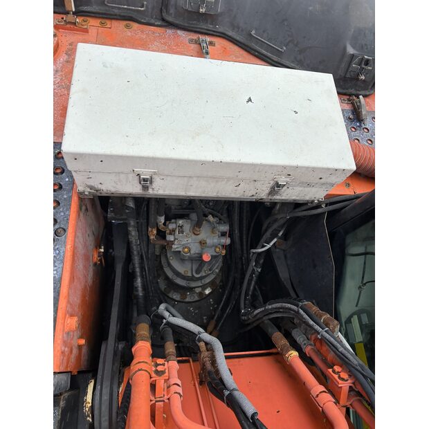 2018 هيتاشى ZX210LC-6-44012508