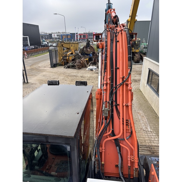 2018 هيتاشى ZX210LC-6-44012510