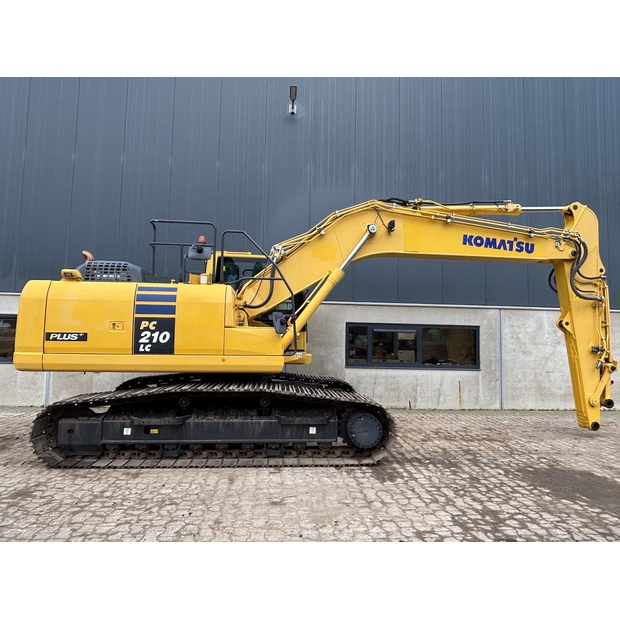 2017 كوماتسو PC210LC-10-44012563