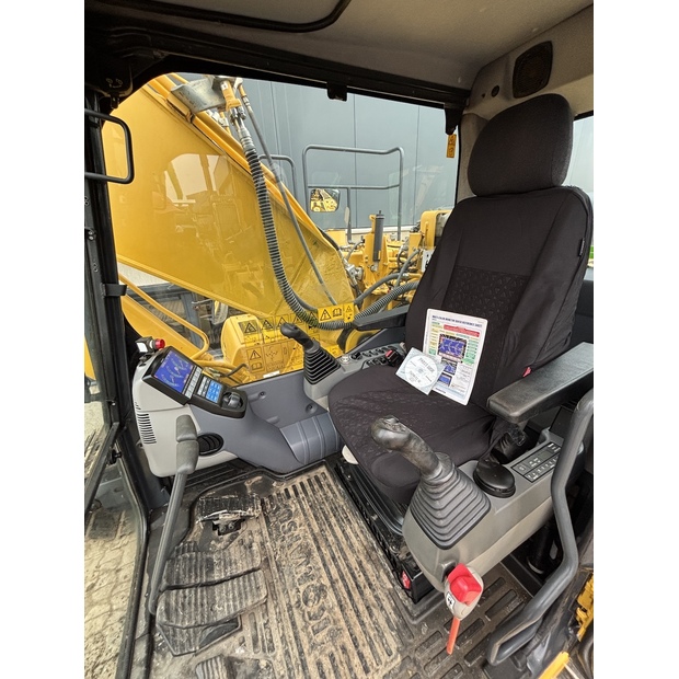 2017 كوماتسو PC210LC-10-44012569