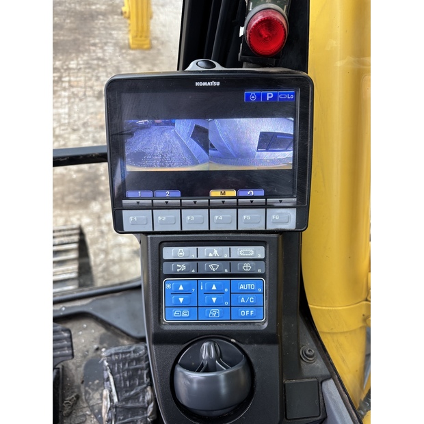 2017 كوماتسو PC210LC-10-44012572