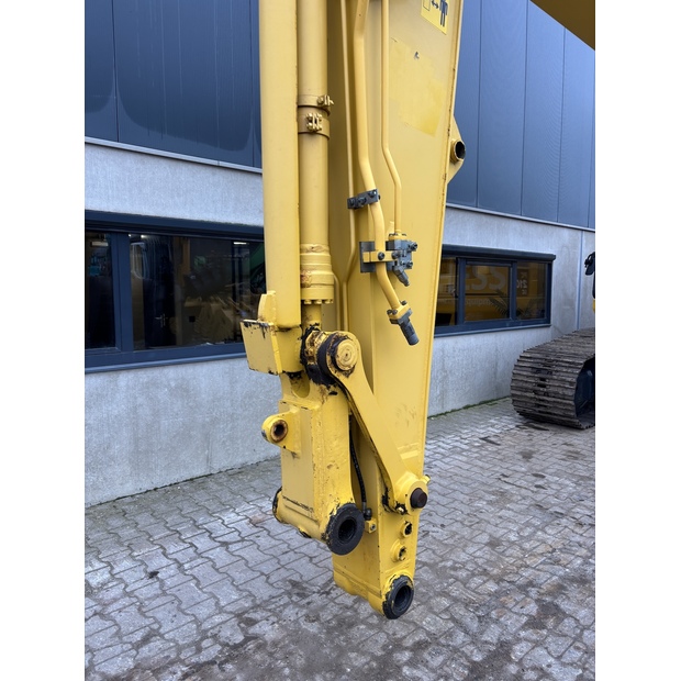 2017 كوماتسو PC210LC-10-44012584